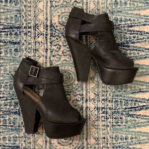 Steve Madden Platform Booties